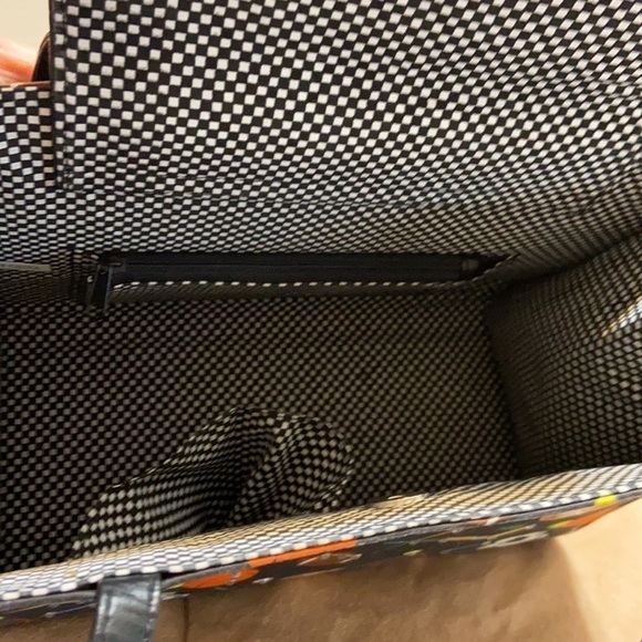 Sports themed handbag - Picture 8 of 10